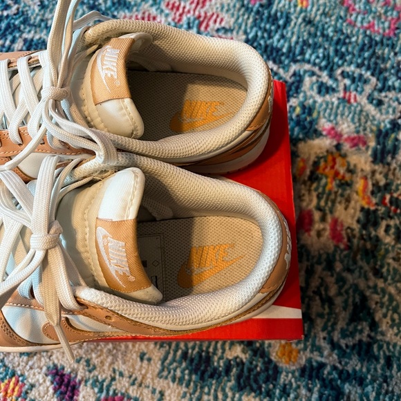 Nike Dunk Low Harvest Moon Sz W7 - Picture 5 of 6